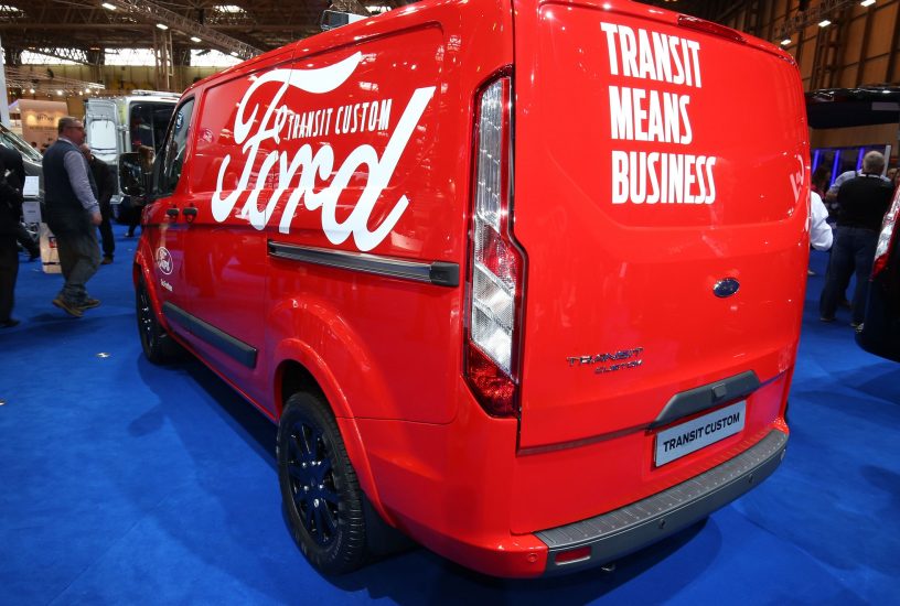 ford-transit-custom-tre-quarti-posteriore-birmingham-2017