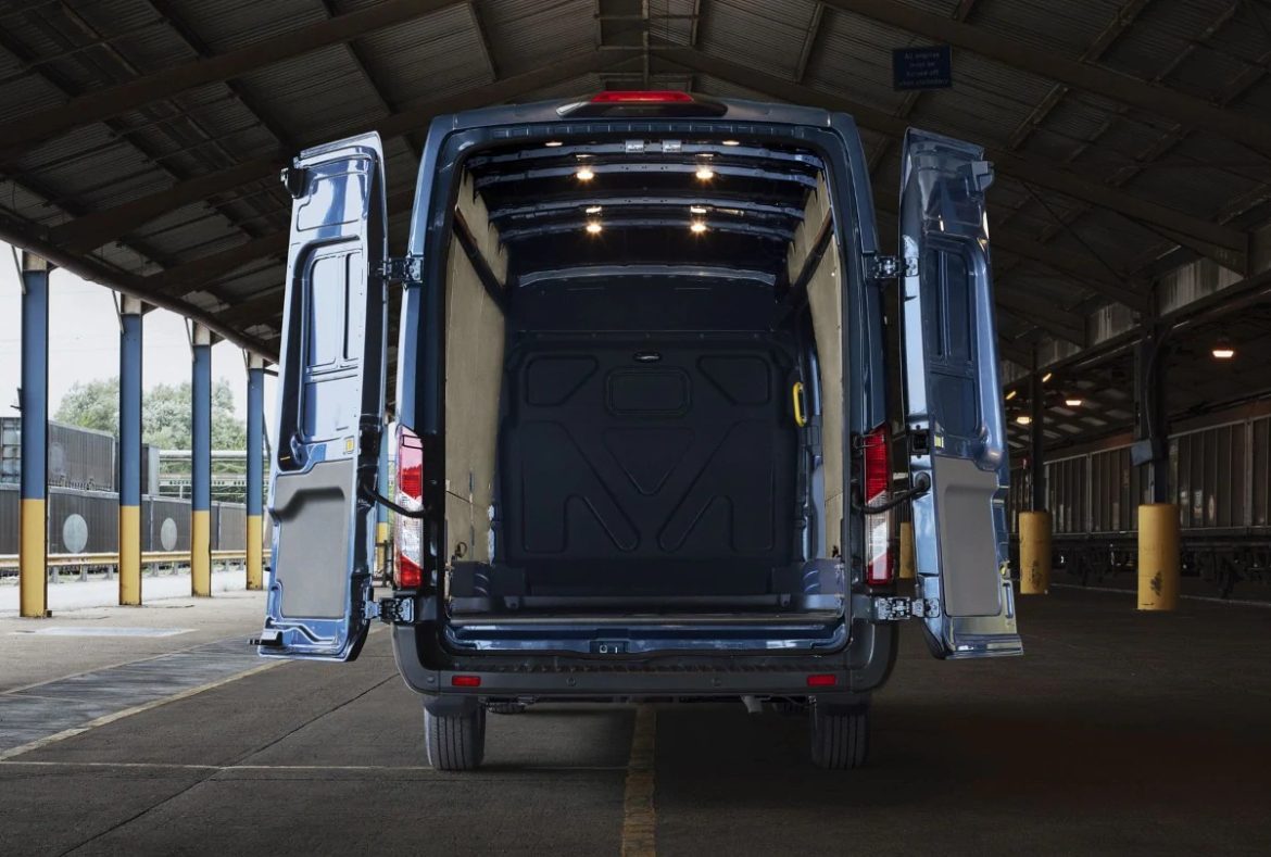 Ford Transit van, carico - 05