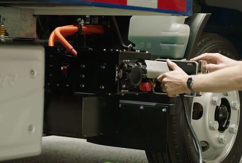 FUSO eCanter: Markteinführung des ersten vollelektrischen Lkw aus Serienproduktion