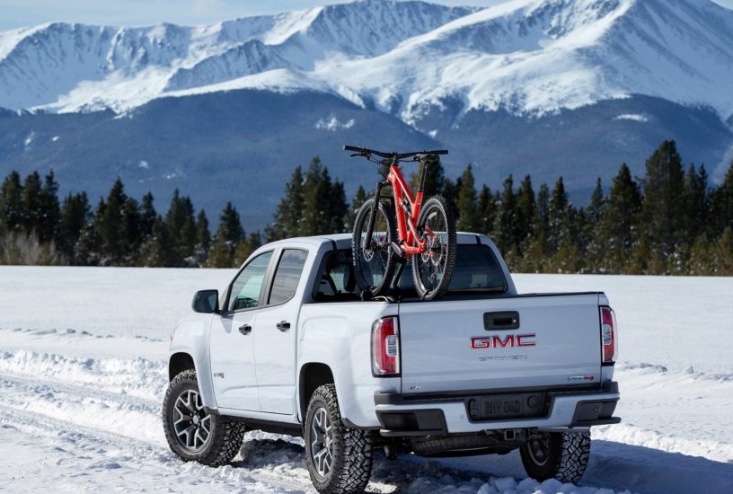 GMC Canyon 2021 tre quarti posteriore