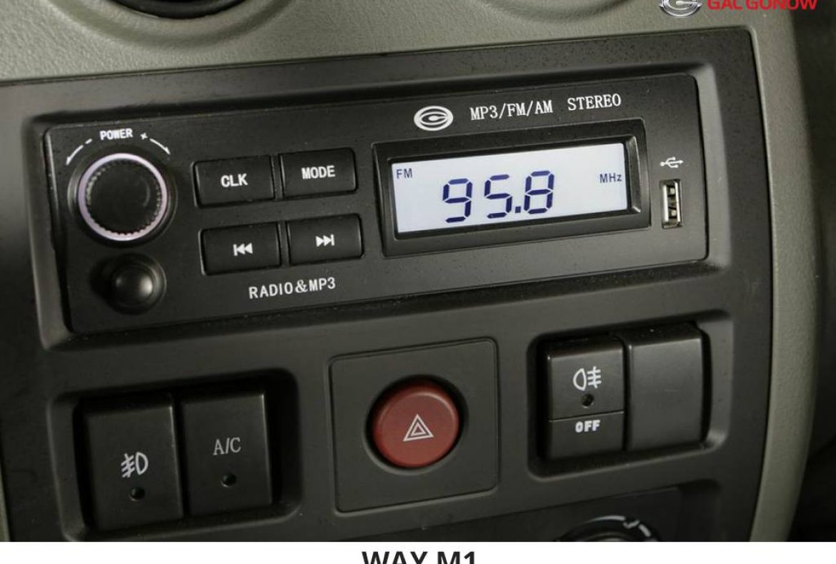 Gac Gonow Way M1,autoradio e quadro comandi