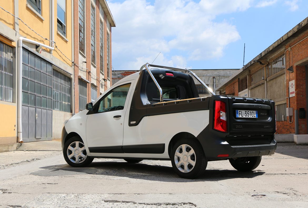 Dacia Dokker pickup, tre quarti posteriore