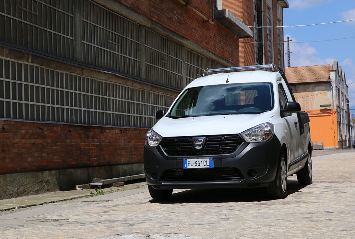 Dacia Dokker pickup, frontale