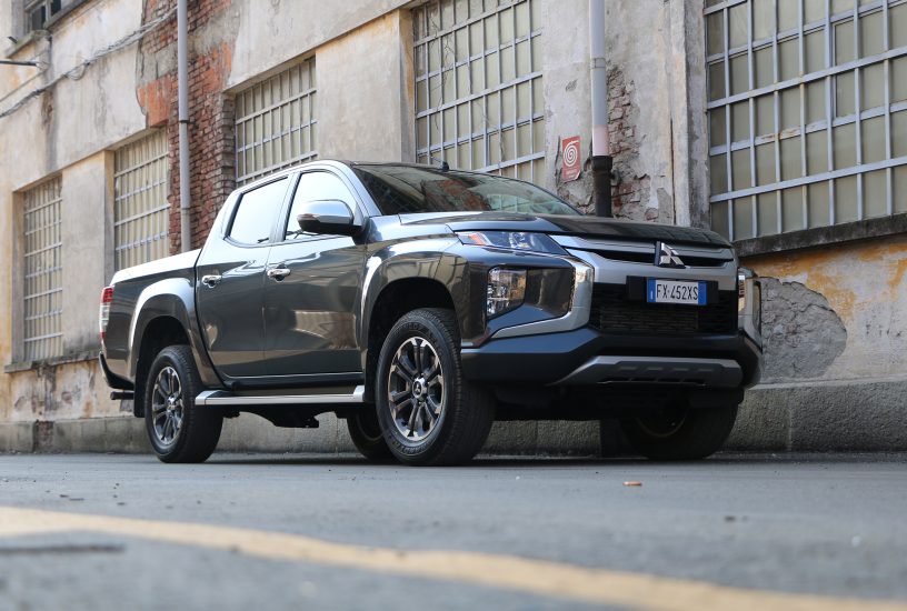 Mitsubishi L200, tre quarti anteriore