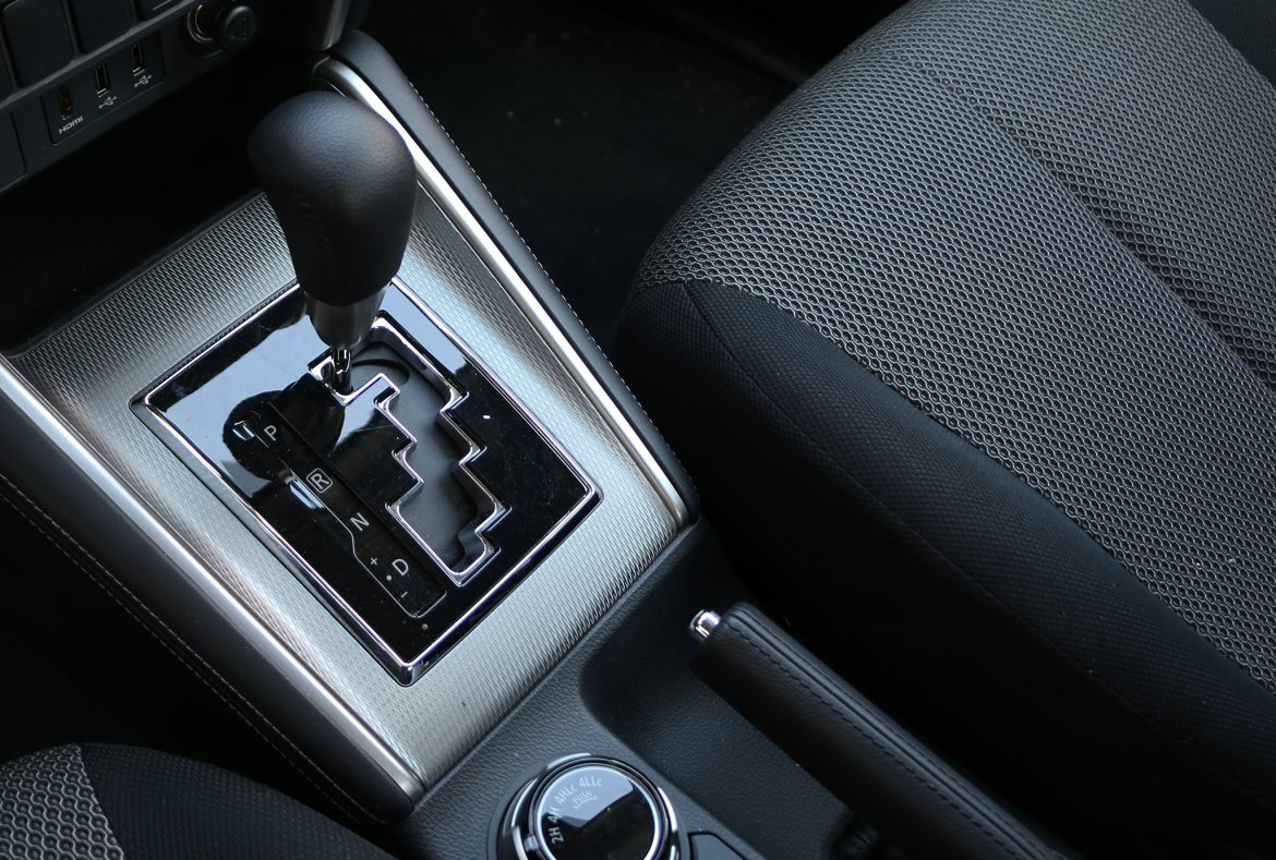 Mitsubishi L200, cambio