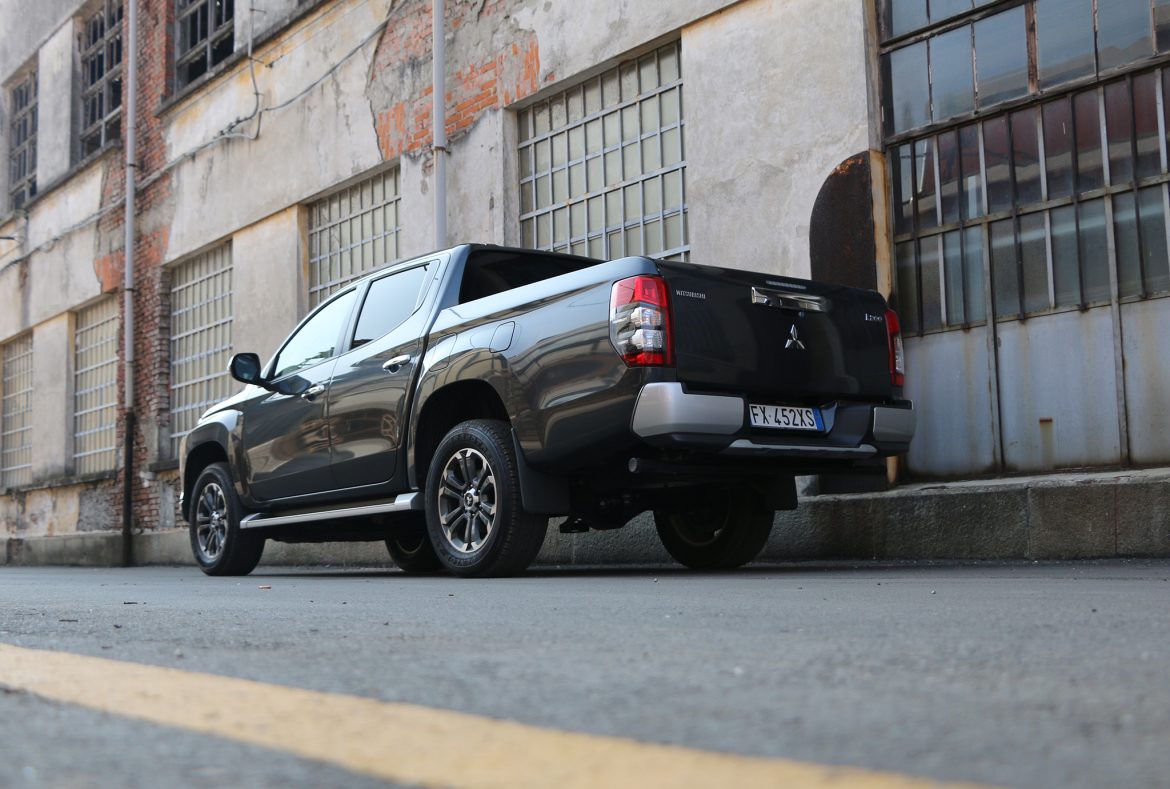 Mitsubishi L200, tre quarti posteriore