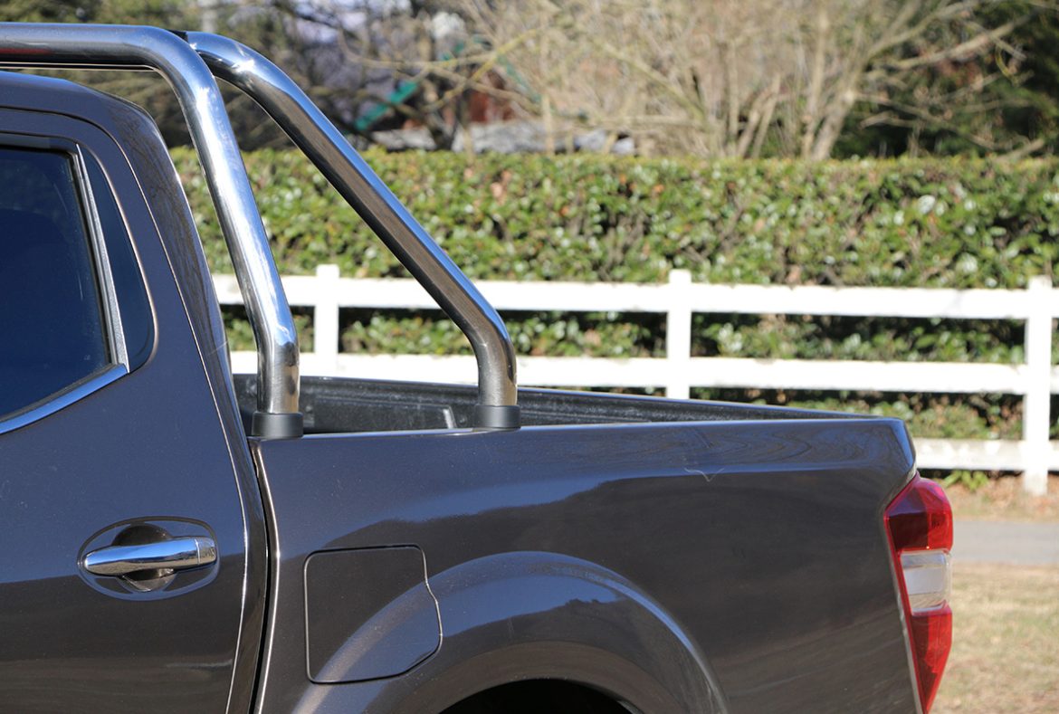 Renault Alaskan pickup, roll bar