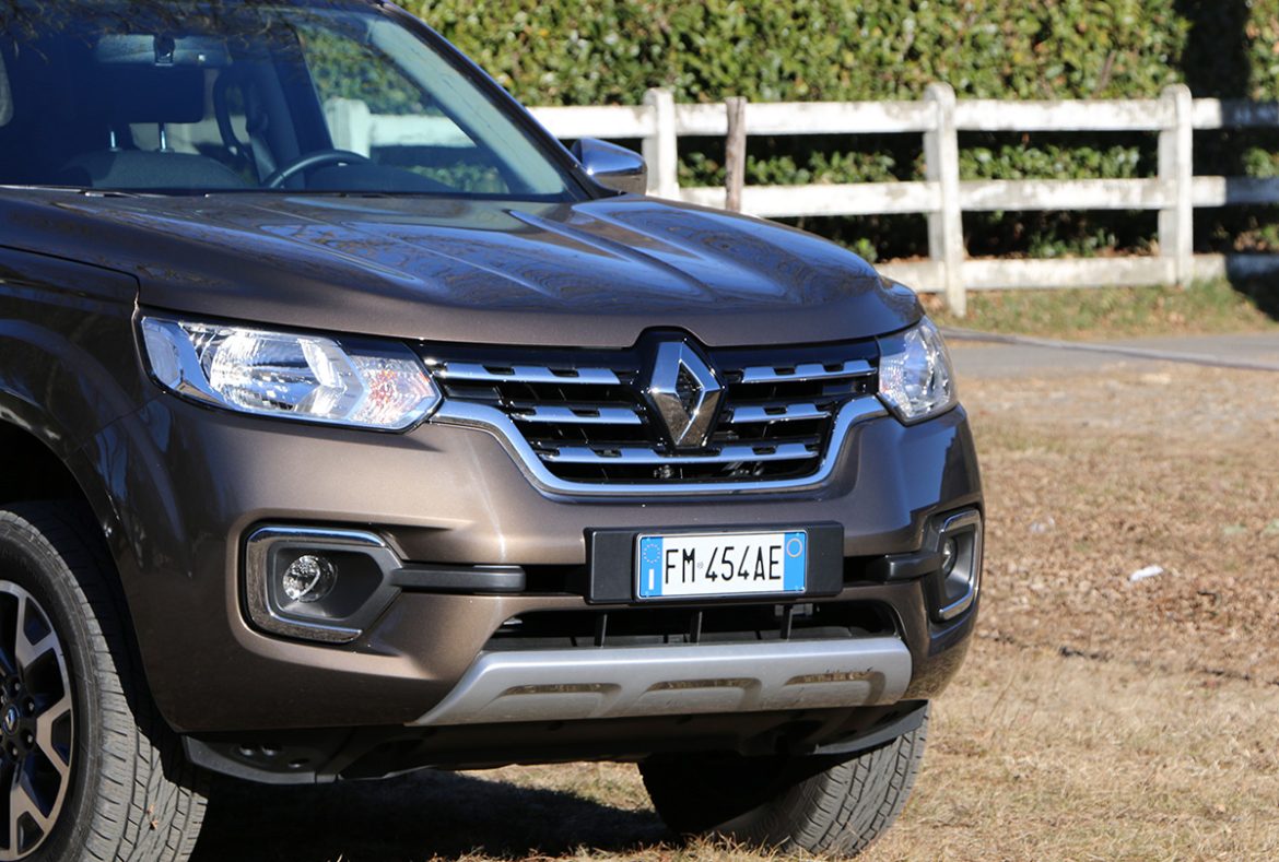 Renault Alaskan pickup, cofano