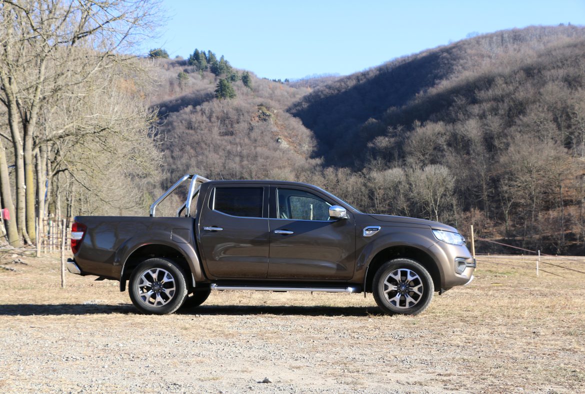 Renault Alaskan pickup, laterale