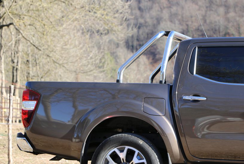 Renault Alaskan pickup, roll bar
