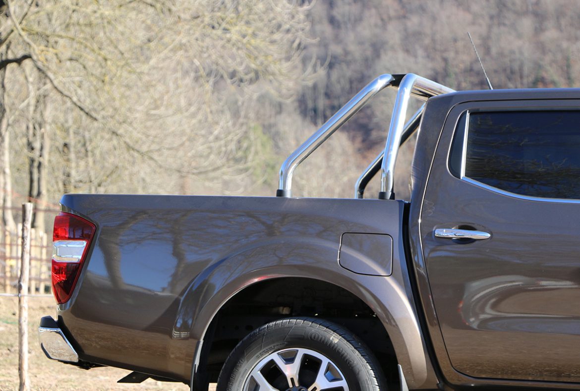 Renault Alaskan pickup, roll bar