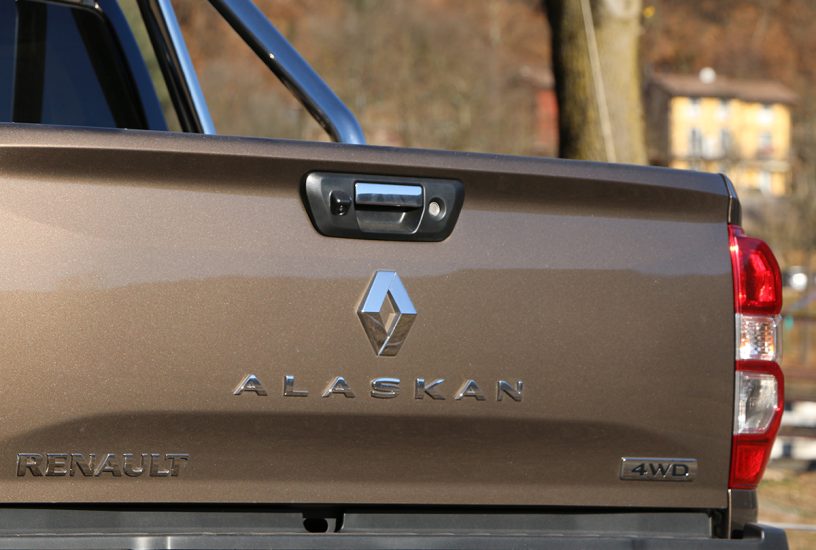 Renault Alaskan pickup, portello posteriore