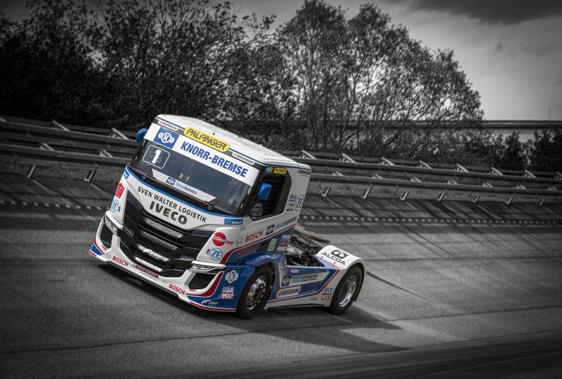 IVECO S-WAY R racing trucks2