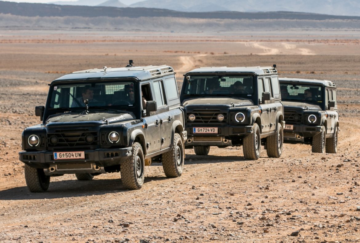 Ineos Grenadier in gruppo - 06