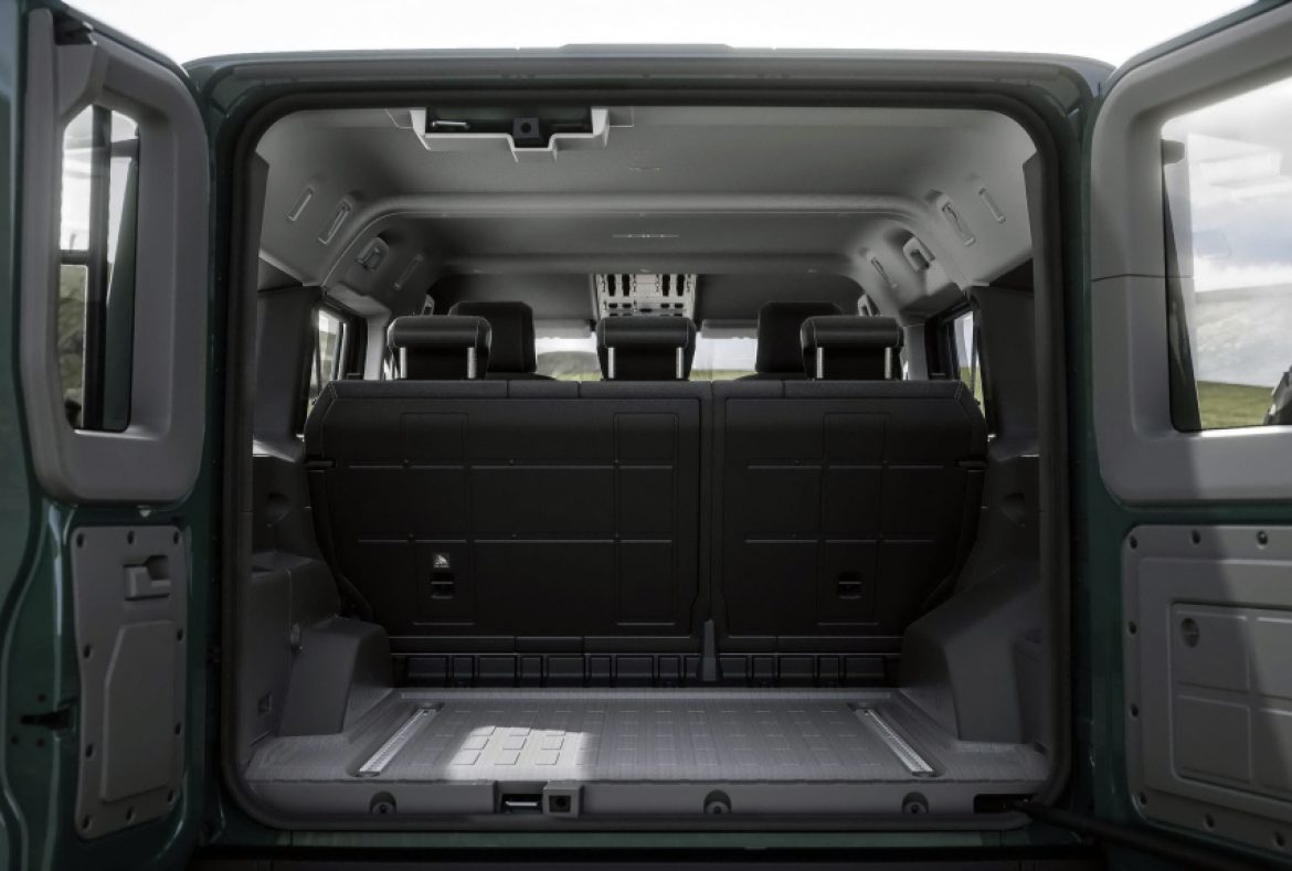 Ineos Grenadier posteriore portellone aperto- 20