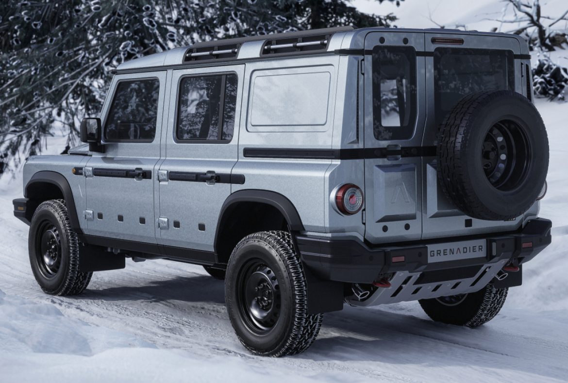 Ineos Grenadier tre quarti posteriore10