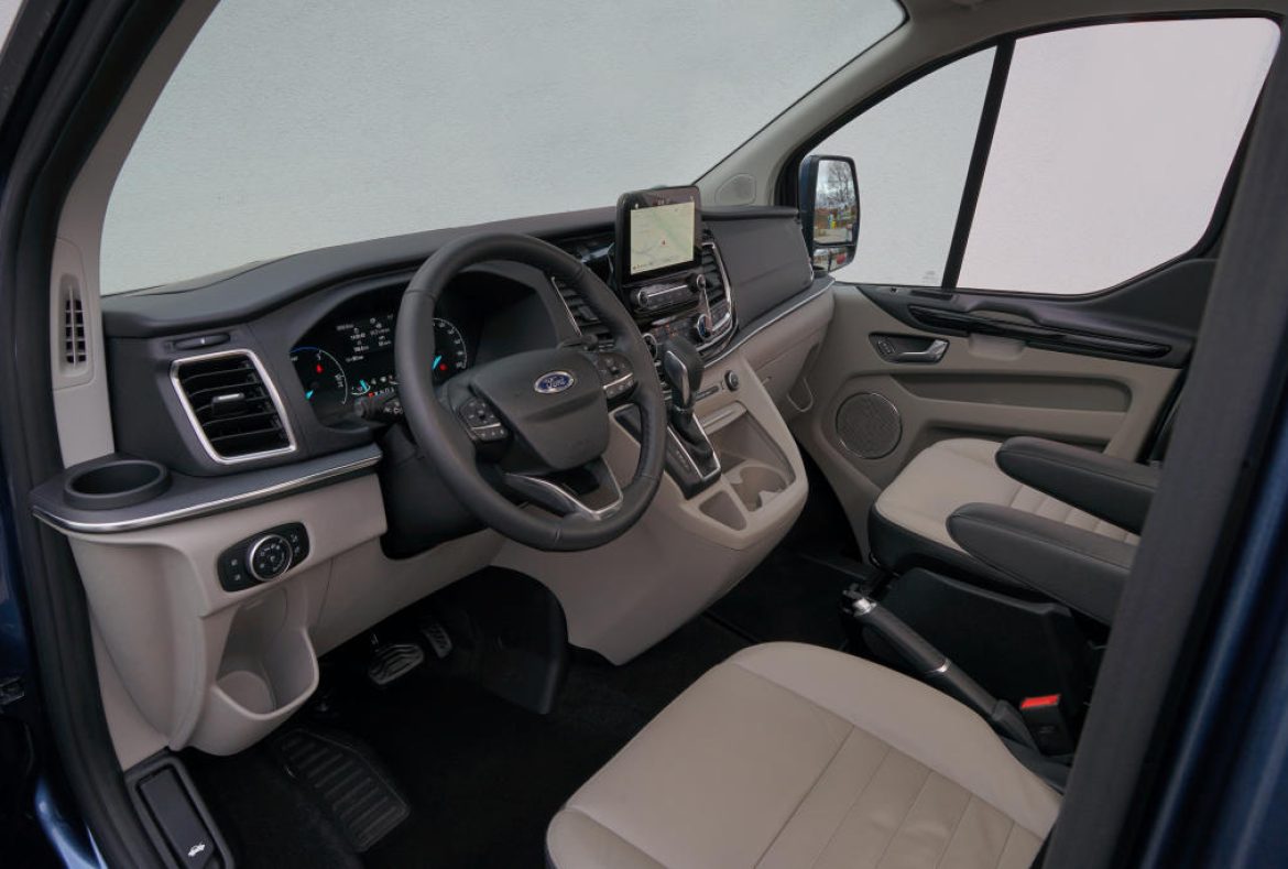 Interni Ford Tourneo Custom Phev - 125