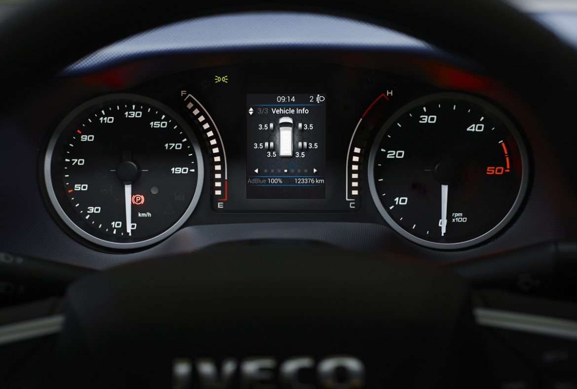 Iveco Daily, cruscotto - 06