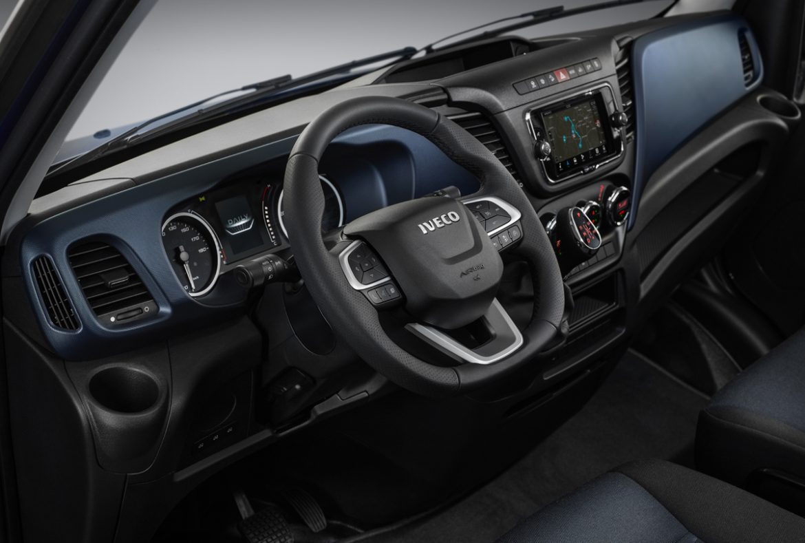 Iveco Daily, interno abitacolo e plancia - 07