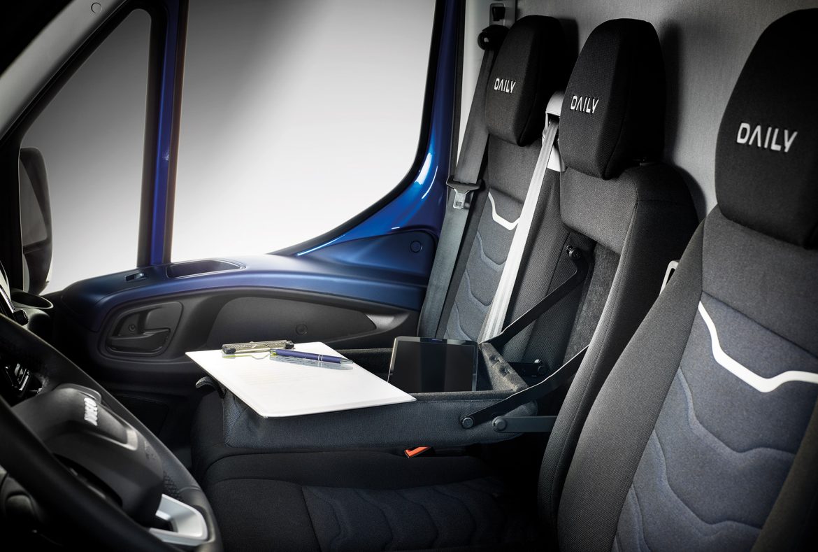 Iveco Daily, tavolino a scomparsa - 10