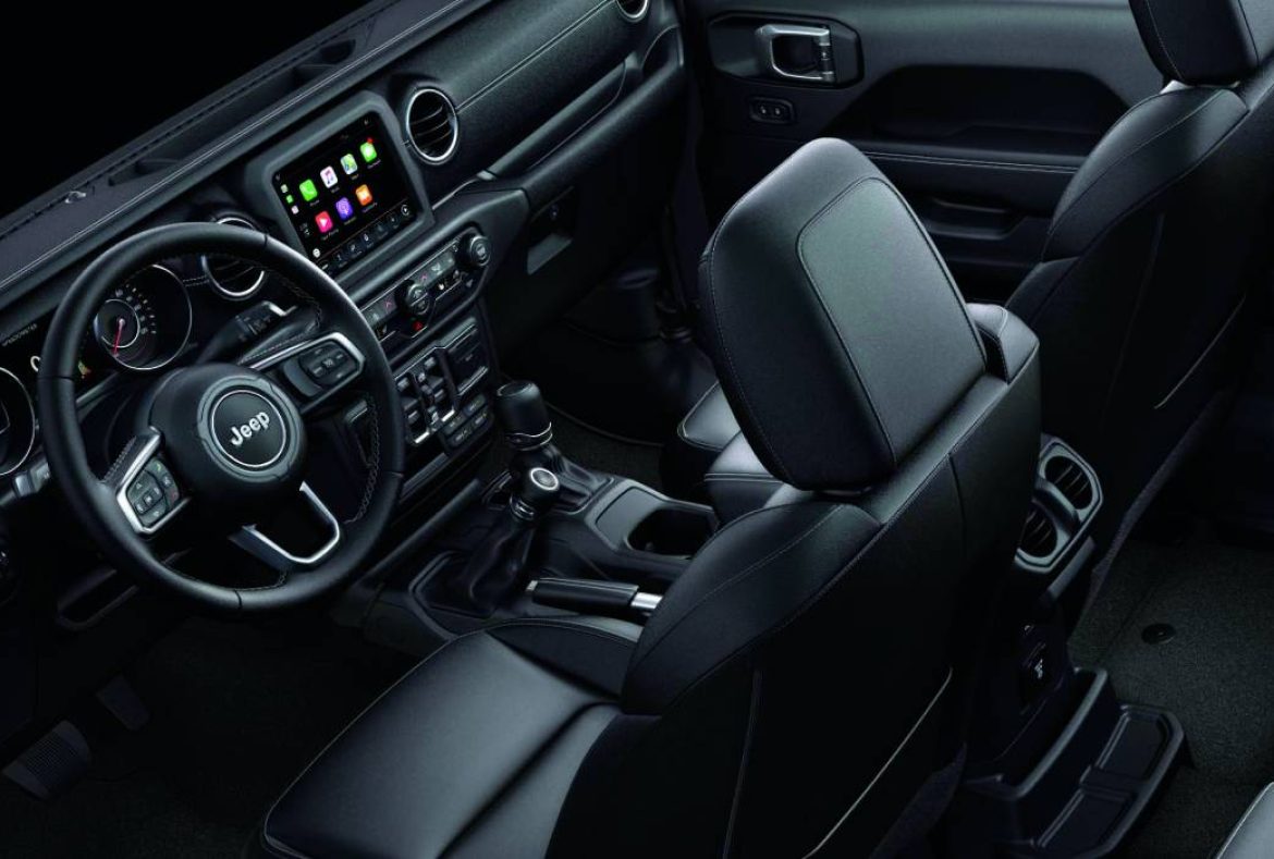 Jeep Gladiator, abitacolo - 04