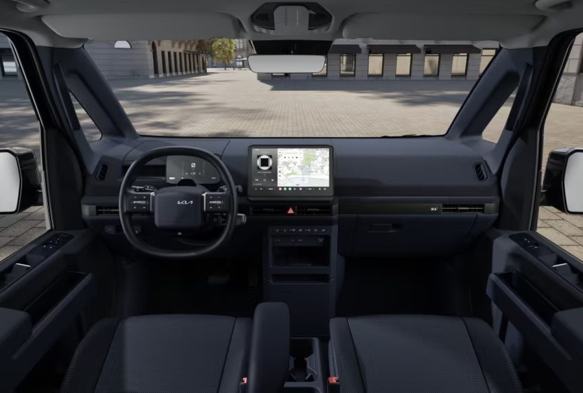 Kia PV5 Cargo interno postazione guida-04