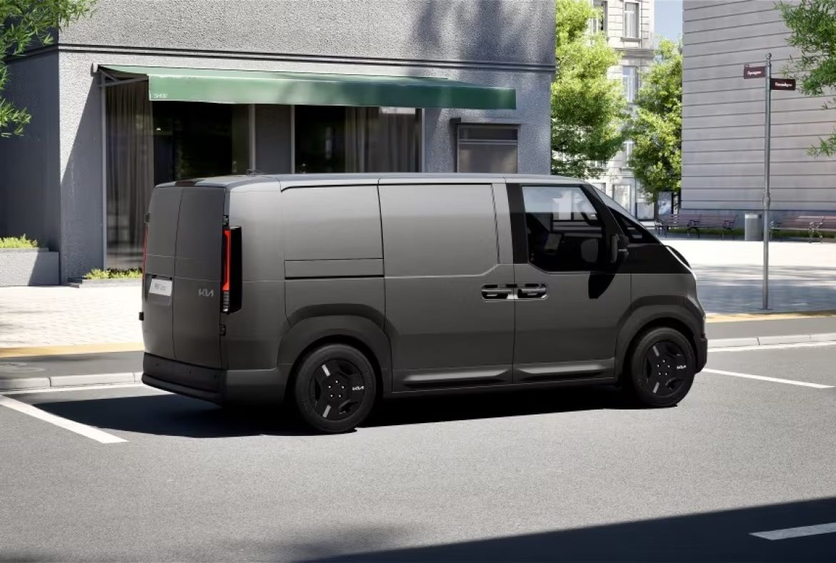 Kia PV5 Cargo tre quarti posteriore-07