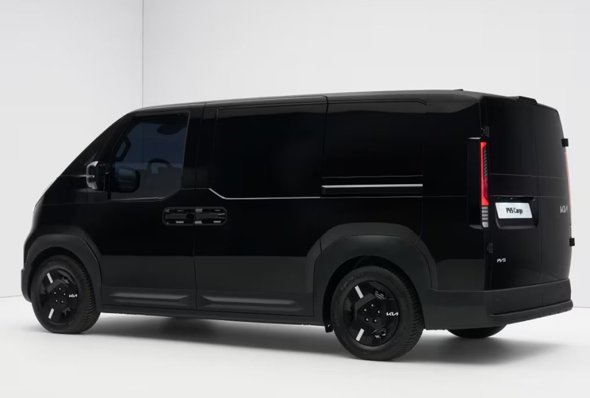 Kia PV5 Cargo tre quarti posteriore-09