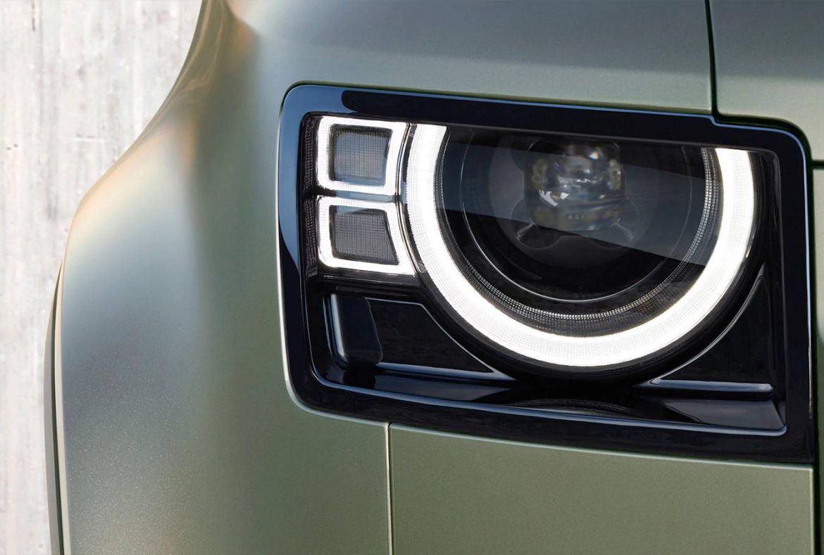 Land Rover Defender, dettaglio fanale- 08