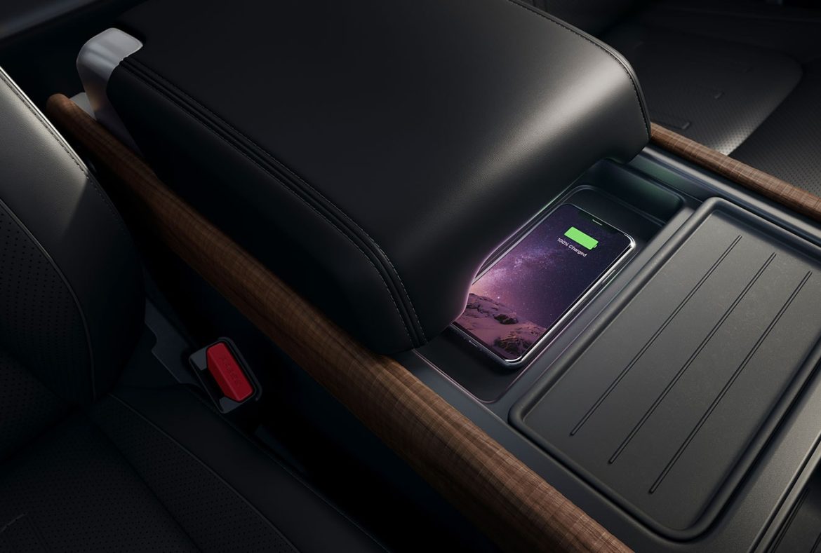 Land Rover Defender, dettaglio vani porta smartphone- 19