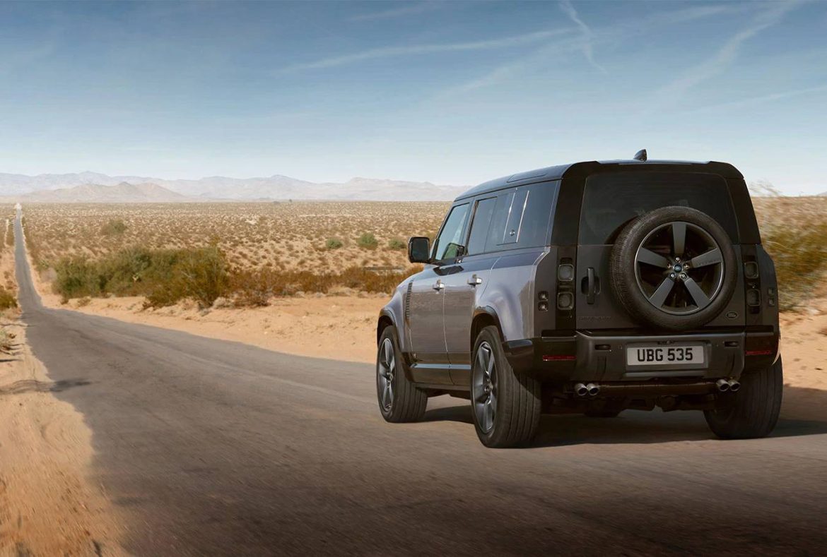 Land Rover Defender, tre quarti poteriore