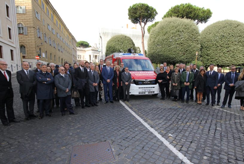 MAN TGE Vigili del Fuoco Vaticano 2