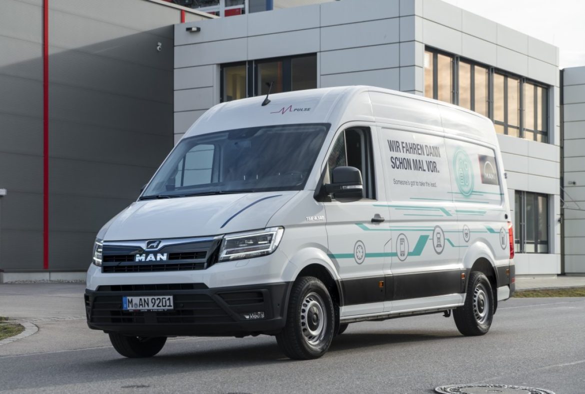 MAN eTGE Furgone elettrico tre quarti anteriore- 05