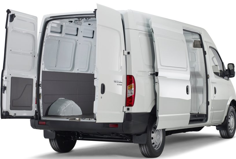 Maxus EV80 porte aperte
