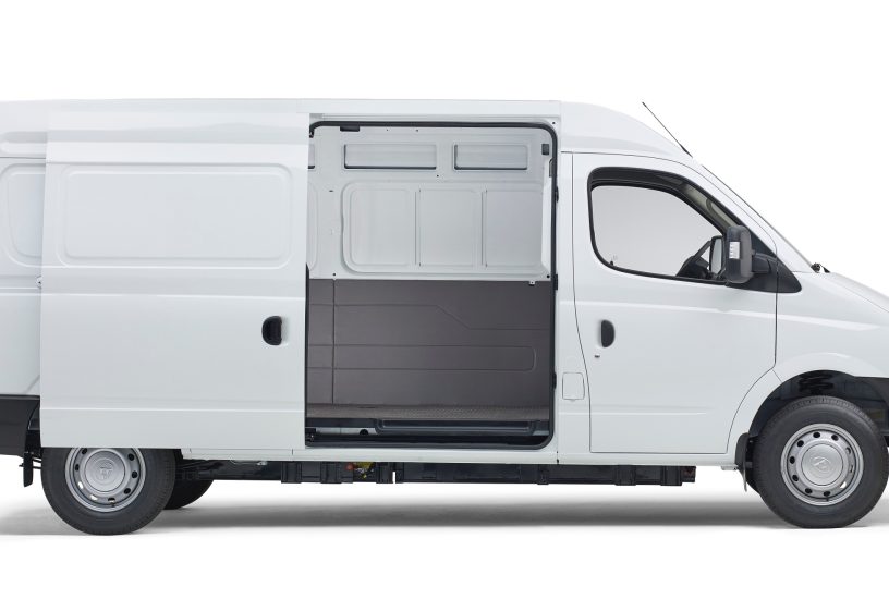 Maxus EV80 profilo porta aperta