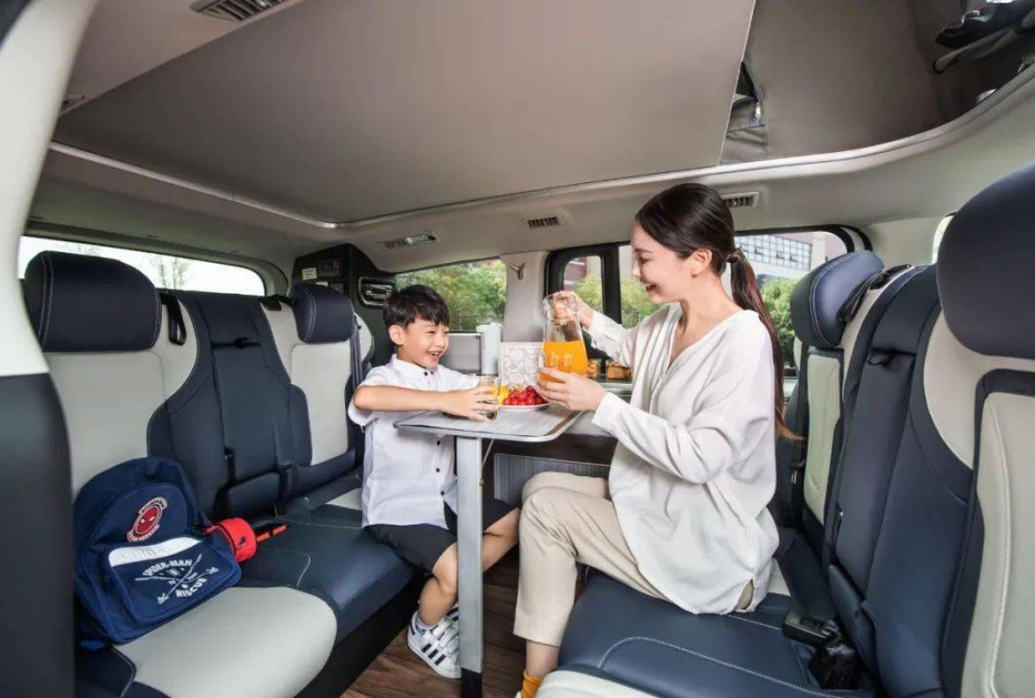 Maxus RG20, tavolino- 14