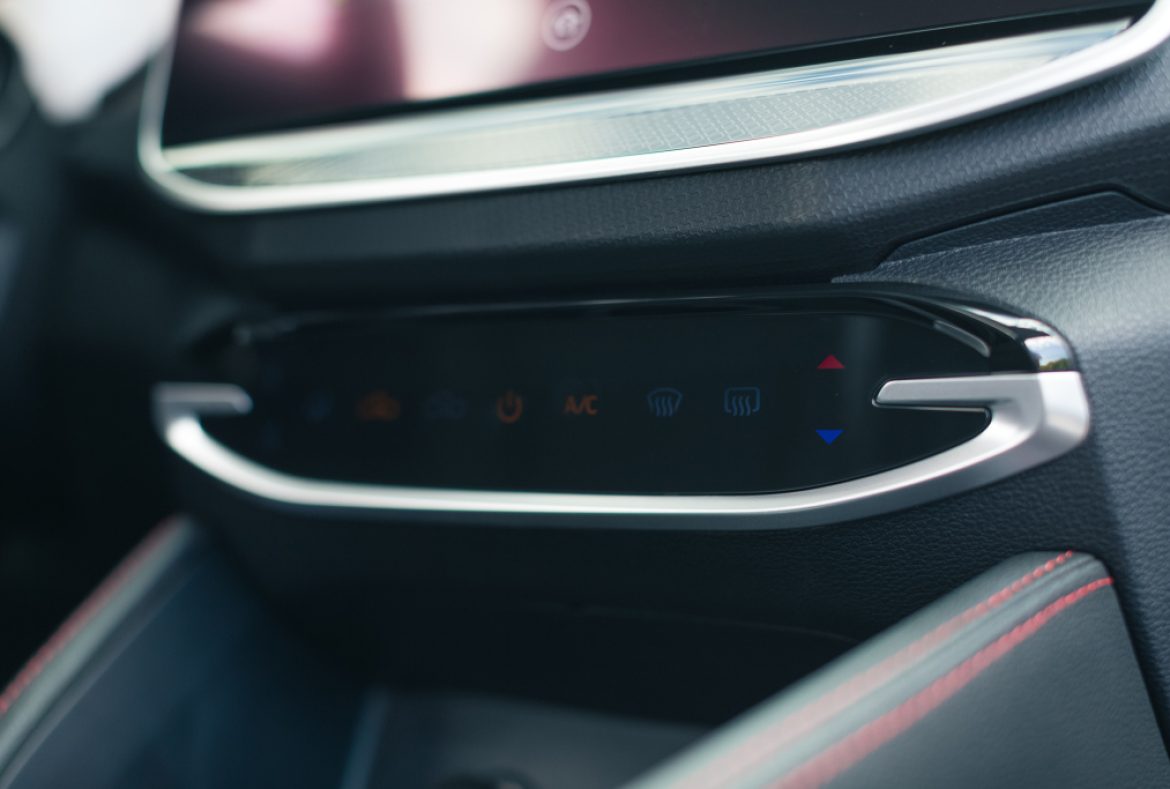 Maxus T90 EV dettaglio indicatori luminosi-05