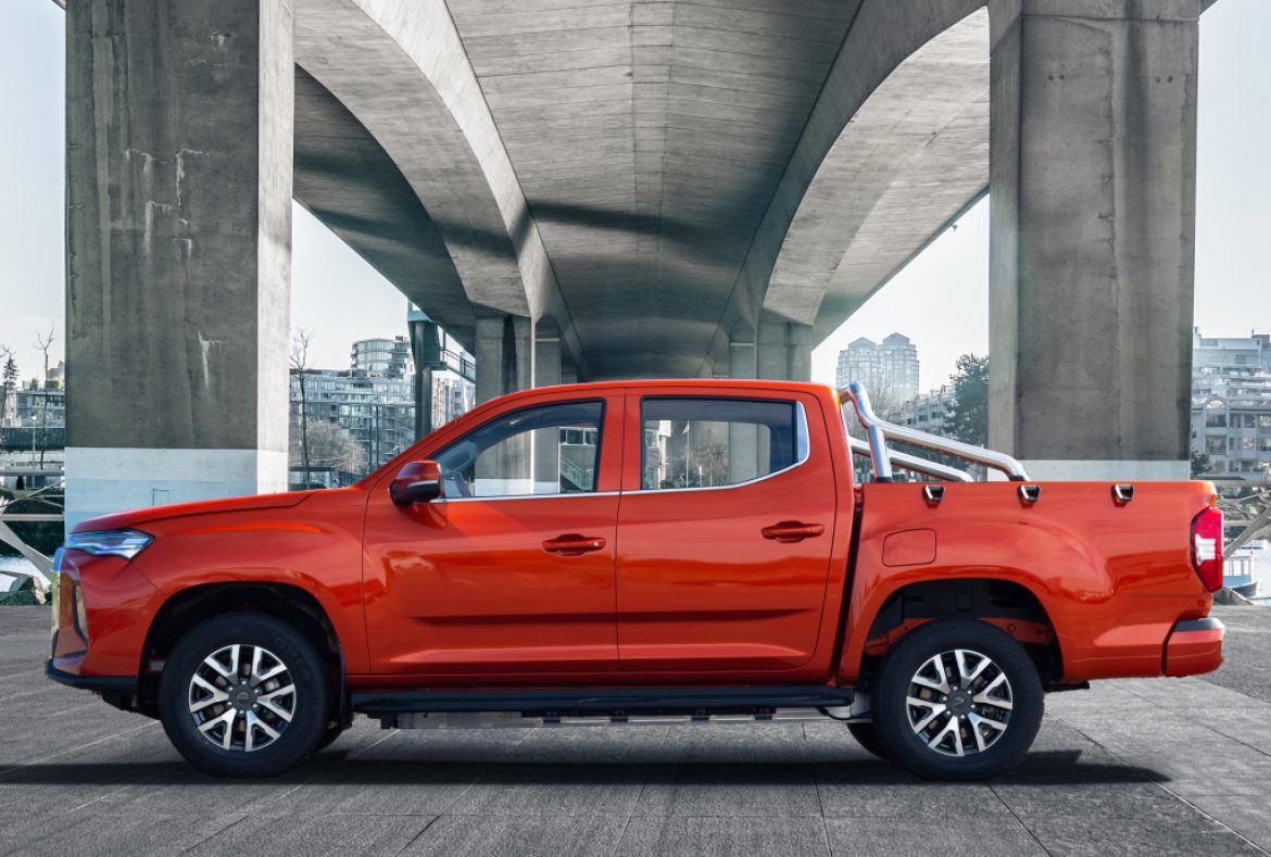 Maxus T90 EV laterale-04