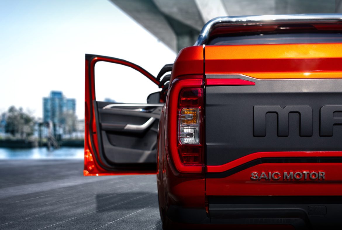 Maxus T90 EV, posteriore portello aperto -10