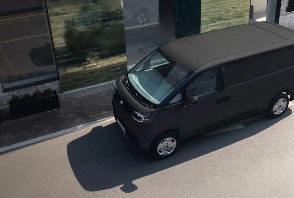 Maxus eDeliver 5 Elettrico nero vista top-02