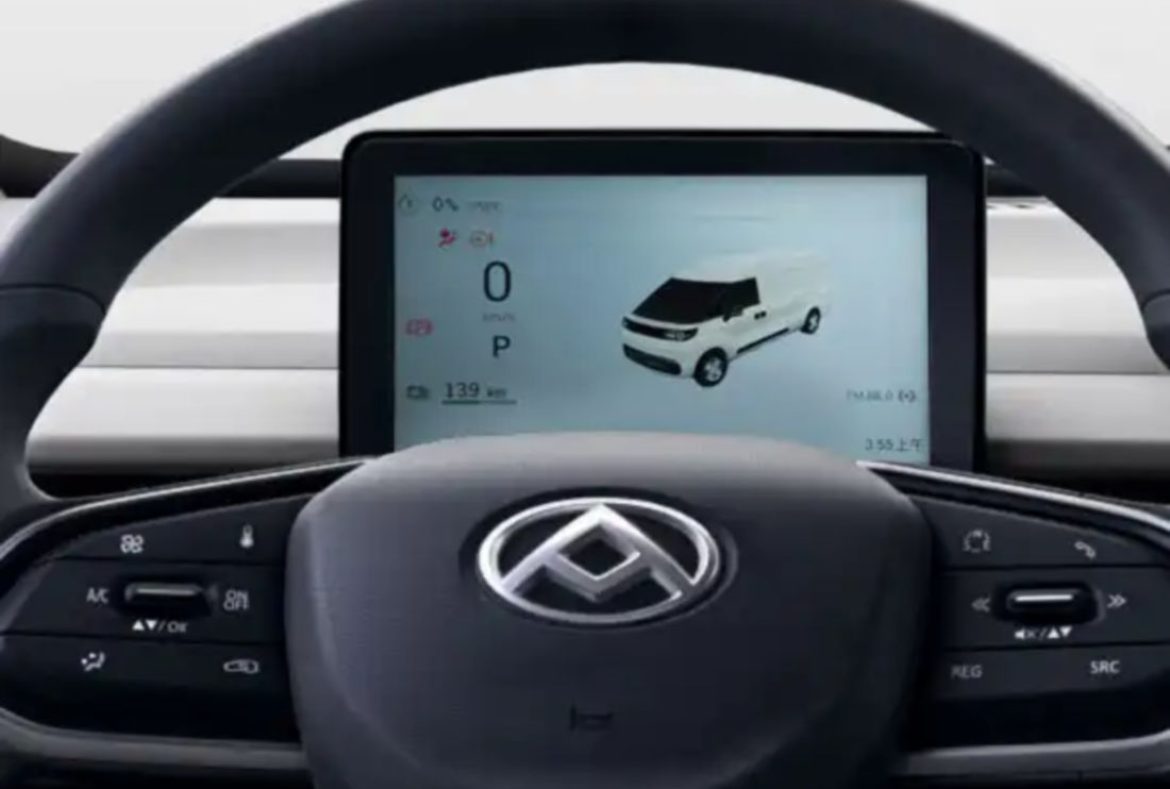 Maxus eDeliver 5 Elettrico volante e comandi-08