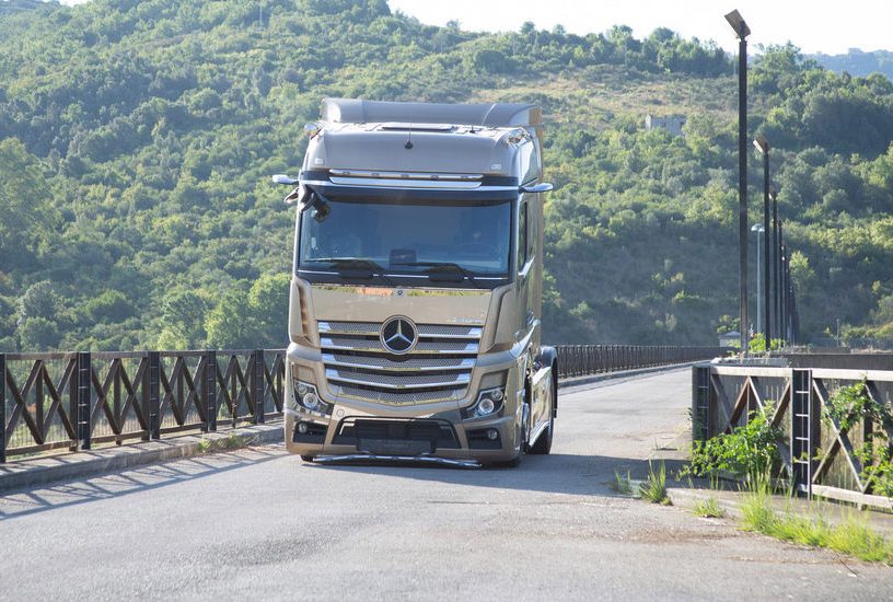 Mercedes-Benz Actros Iconic Edition_8