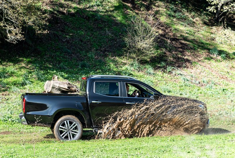 Mercedes-Benz Classe X 350 d 4MATIC Italian Driving Presentation (39)