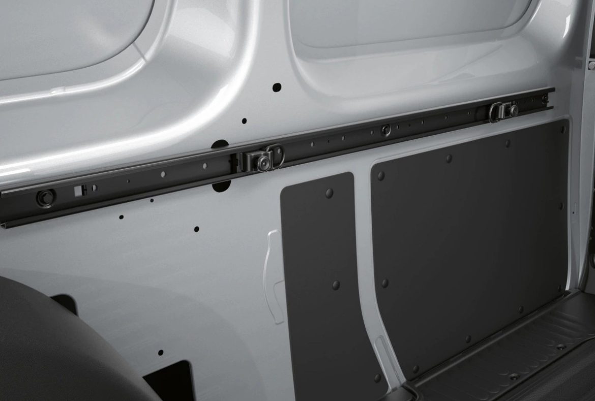 Mercedes Citan furgone, dettaglio interni vano carico - 07
