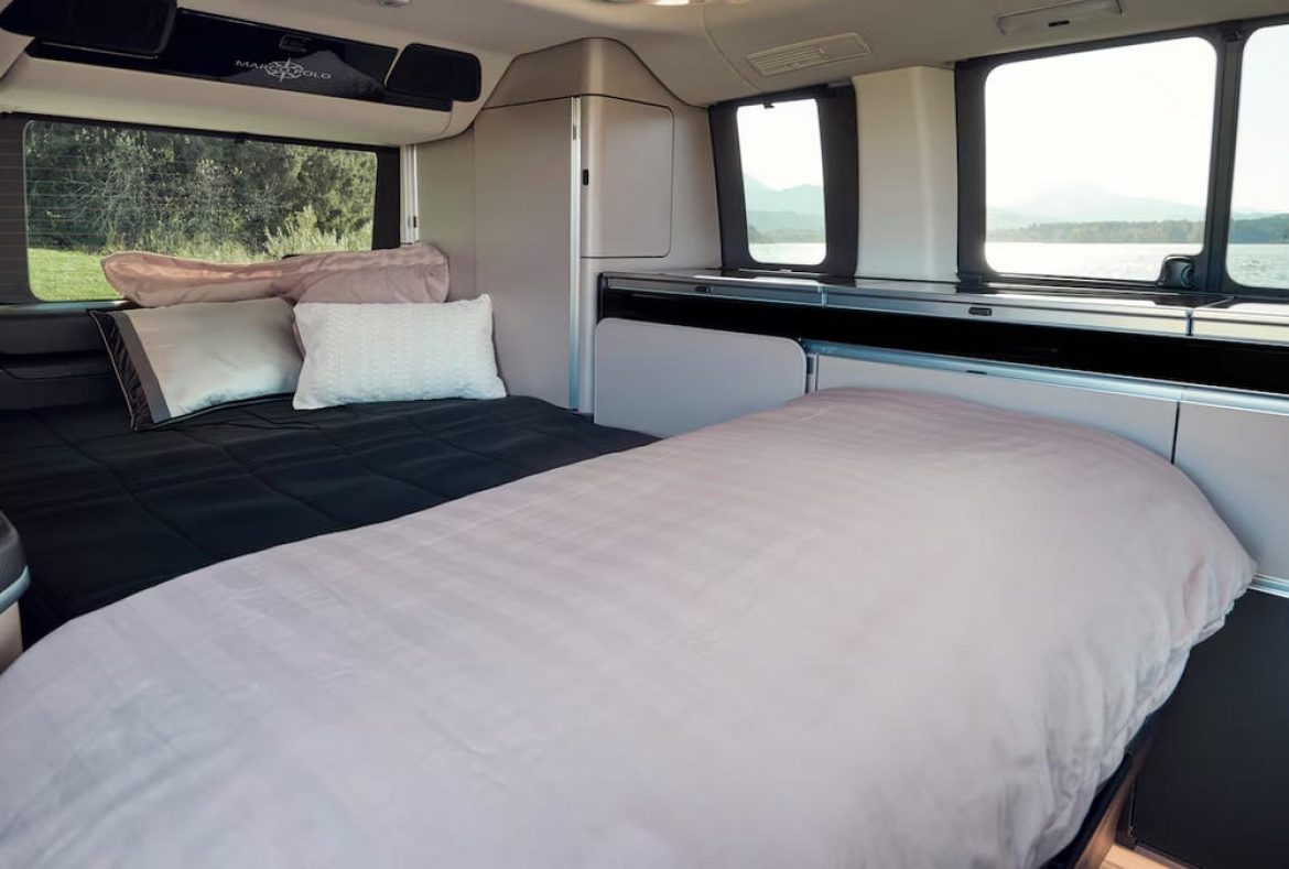 Mercedes Classe V Marco Polo, La panca posteriore si trasforma in un letto matrimoniale