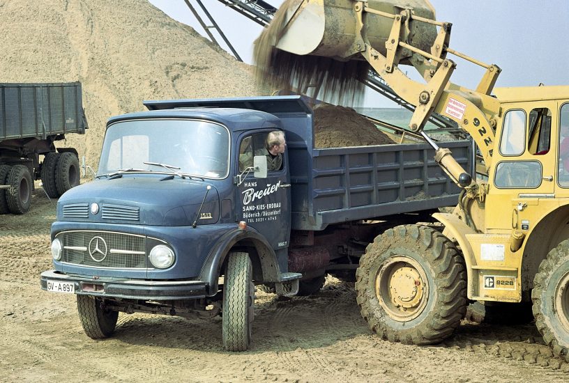 Mercedes-Benz Lastwagen-Premiere am 5. März 1959: Welterfolg mit kurzer Haube

Mercedes-Benz truck premiere on 5 March 1959: Global success with a short nose