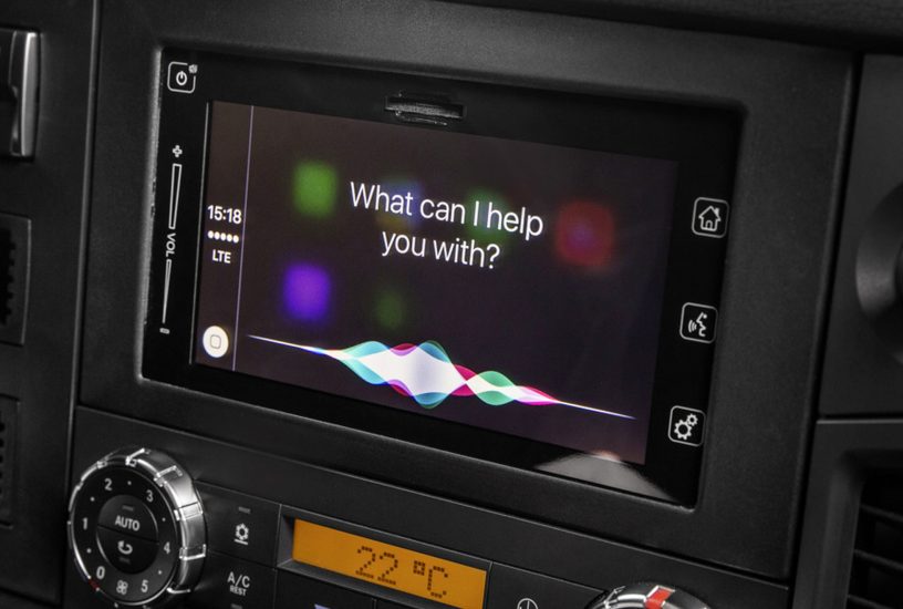 Weltpremiere bei Mercedes-Benz Lkw: Trendsetter Mercedes-Benz: Apple CarPlay™ und Android MirrorLink™ ab sofort auch im Lkw