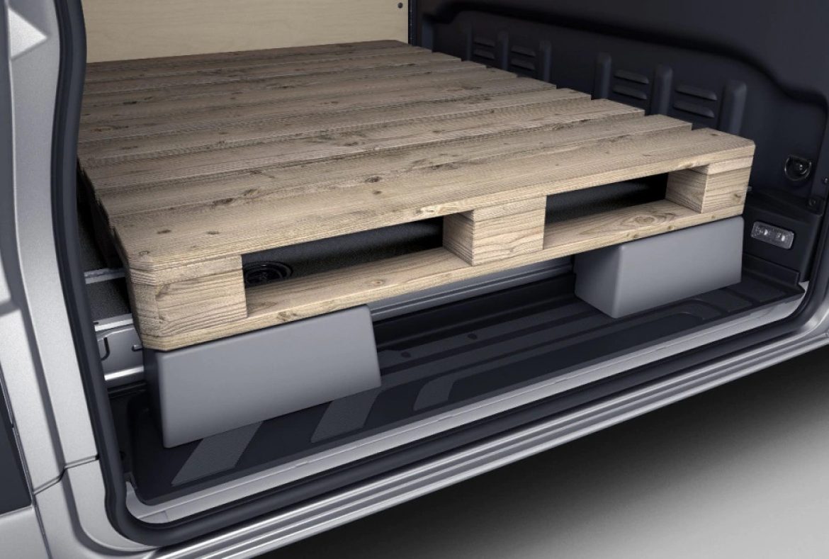 Mercedes Sprinter furgone, dettaglio portellone - 03