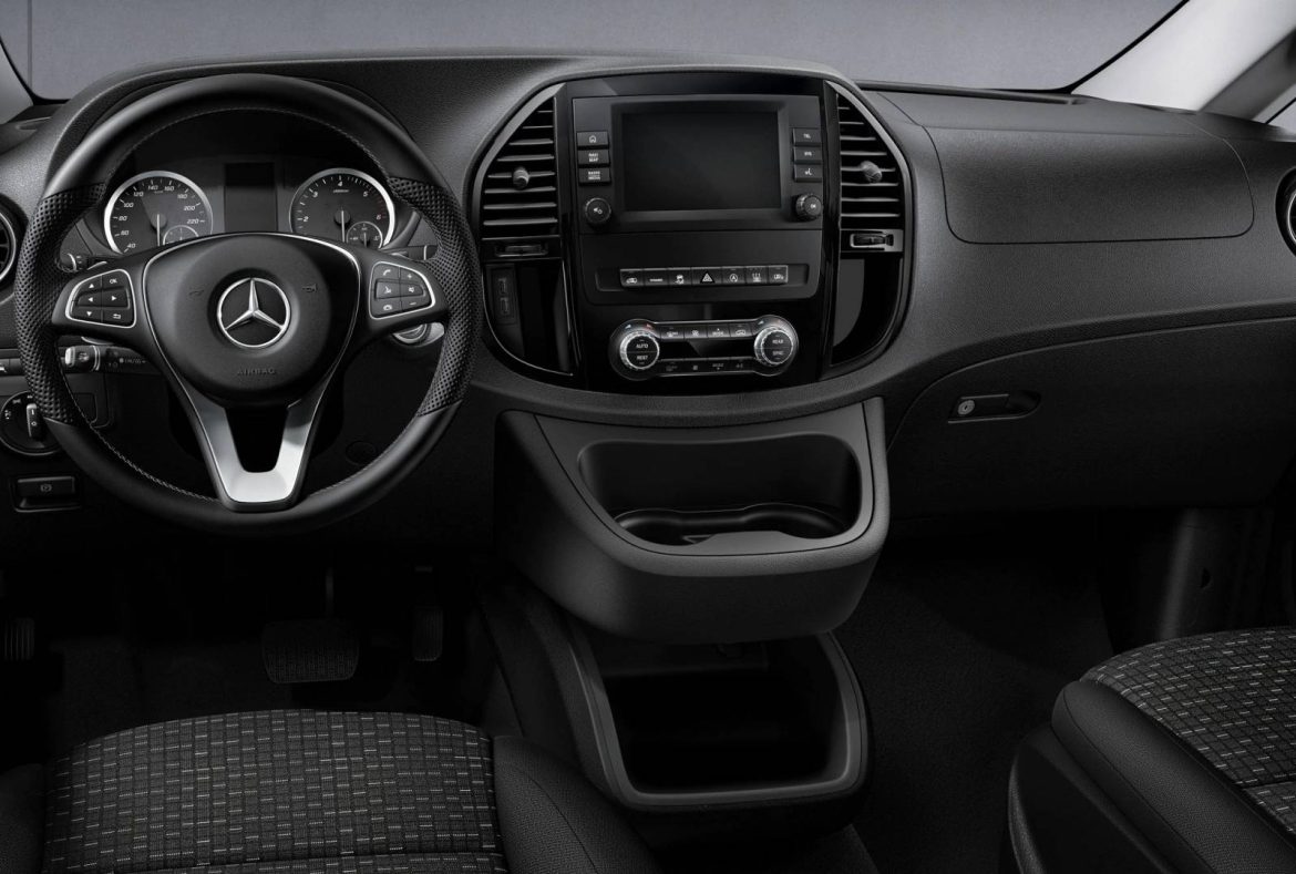 Mercedes Vito Furgone, abitacolo e comandi - 07