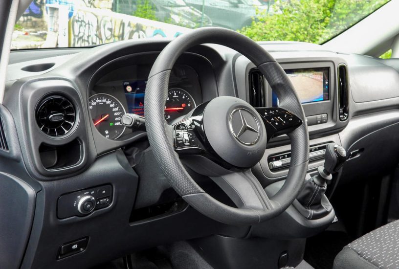 Mercedes Vito Mixto 114 CDI Long plancia di guida-06